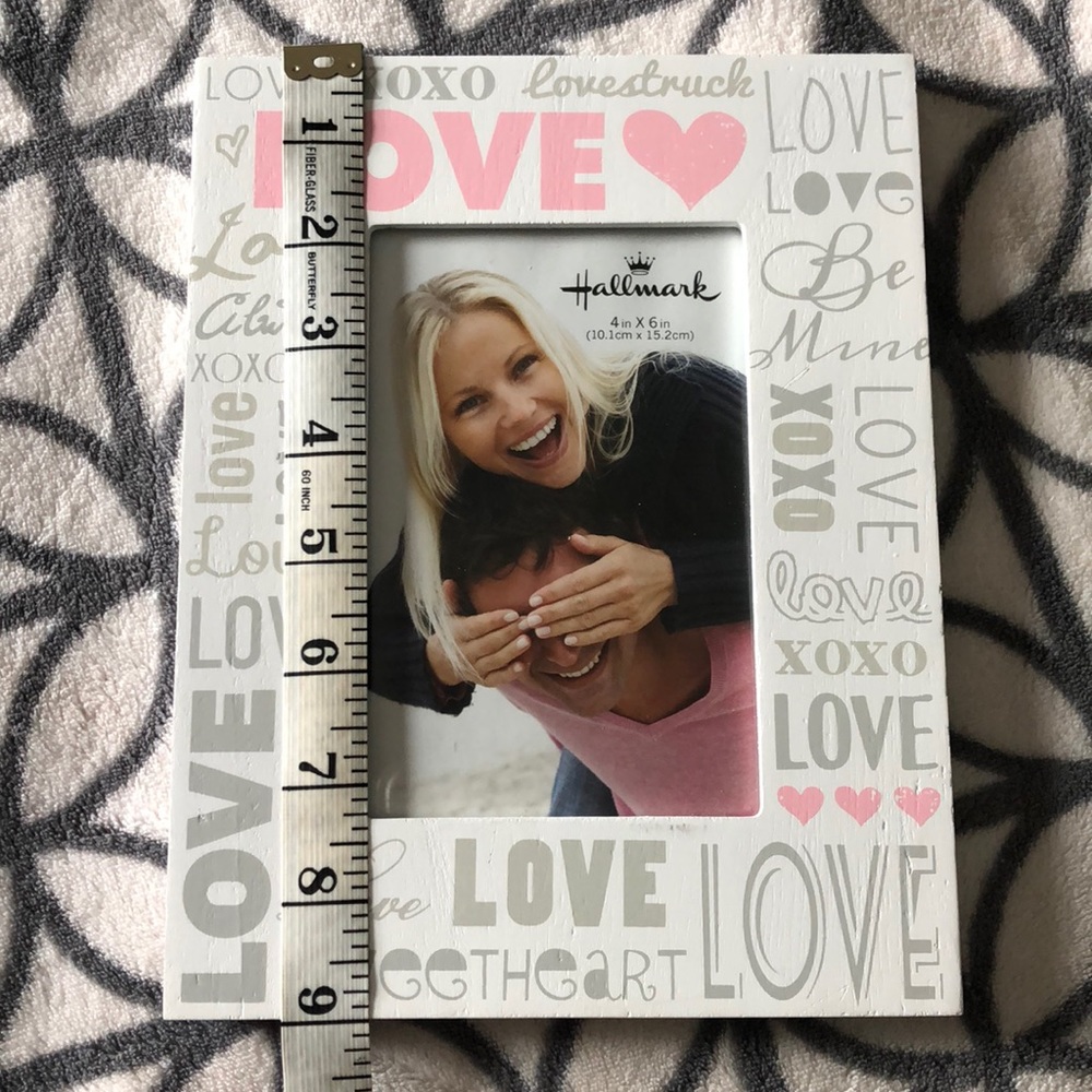 ❤️ New Hallmark Love Frame ❤️ - Picture 5 of 6